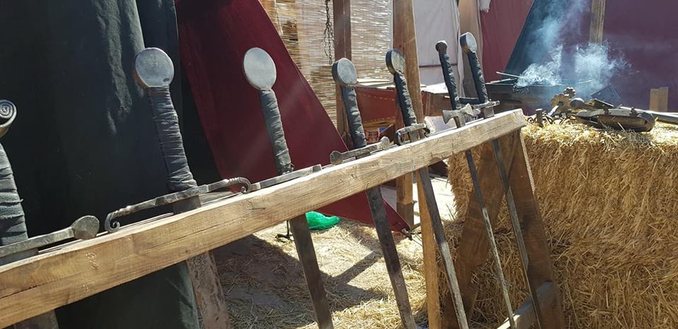 Pointy things… Medieval fair in Chinchón.